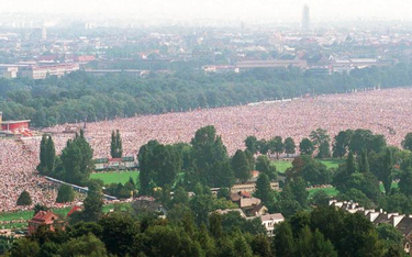 Msza św. Jana Pawła II na krakowskich Błoniach przyciągneła w 2002 r. tłumy wiernych. Na spotkaniu z