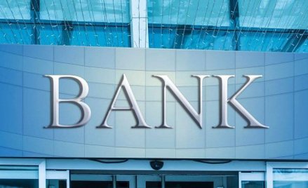 Polakom zwykły bank już nie wystarcza. Chcą więcej usług