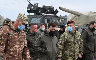 Prezydent Ukrainy Wołodymyr Zełenski w czasie wizyty w ukraińskiej jednostce w obwodzie chersońskim,