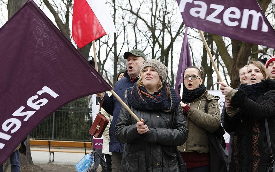 Skrócić tydzień pracy do 35 godzin? Razem będzie zbierać podpisy