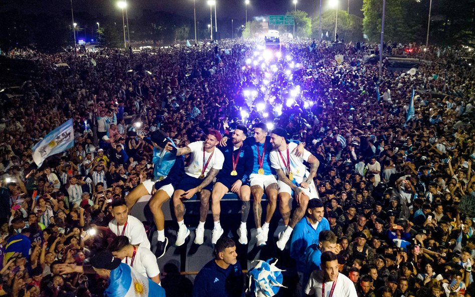 Święto w Buenos Aires. W środku Leo Messi.