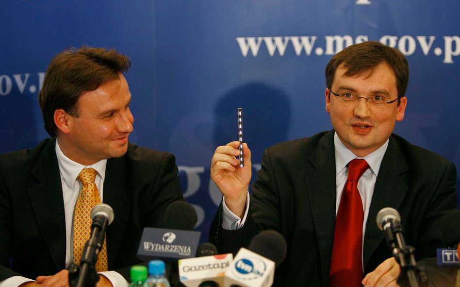 26/09/2007 Warszawa. Ministerstwo Sprawiedliwości. Konferencja prasowa pt. "Pierwsze w historii obni