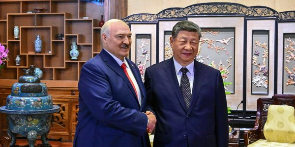 Łukaszenko nie chce wojny z Ukrainą. Osłonił go Xi Jinping