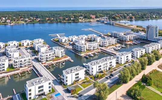 Projekt Sol Marina na Wyspie Sobieszewskiej realizowany przez Dekpol Deweloper.