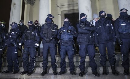 Amerykański raport zauważa, że jesienią ub. roku dochodziło w Polsce do dewastacji kościołów i musia