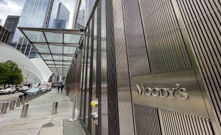 Ekonomiści o decyzji Moody's: obniżka ratingu nie była zaskoczeniem dla rynku