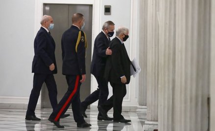 Jarosław Kaczyński w Sejmie podczas spotkania klubu Prawa i Sprawiedliwości mobilizował swoich posłó