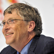 Bill Gates bawi się w świętego Mikołaja