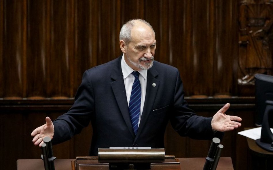 Macierewicz: Rezolucja PE nie ma żadnego znaczenia