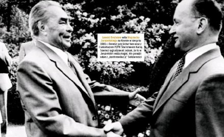 Leonid Breżniew wita Wojciecha Jaruzelskiego na Krymie w sierpniu 1981 r. Generał przyjechał tam wra