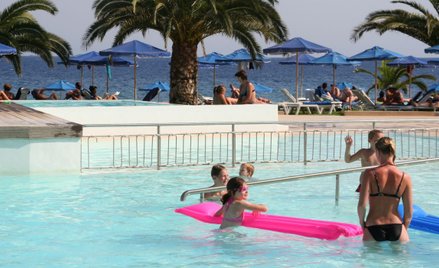 Traveldata: W październiku wyjazdy tańsze, ale bez przesady