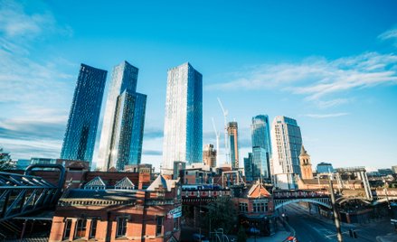 Manchester przyciąga młodych i wykształconych Brytyjczyków, to skłania deweloperów do budowy wieżowc