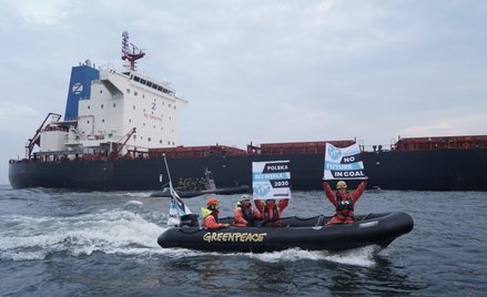Aktywiści Greenpeace zatrzymani po blokadzie statku z węglem