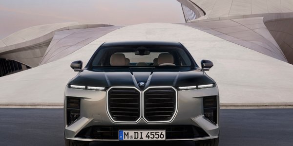 The emperor's fresh  robes. BMW 7 returns: What has changed?