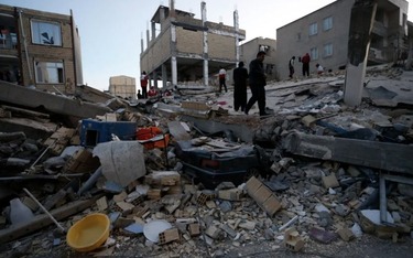 Ponad 700 osób rannych w trzęsieniu ziemi w Iranie