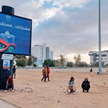 Billboard w Trypolisie wzywający do głosowania w wyborach hasłem: „Twój udział to przyszłość twojego
