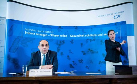 Niemcy: Dalsze łagodzenie obostrzeń przy kilkuset zakażonych dziennie