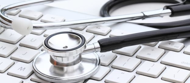 Pacjenci na całym świecie coraz częściej sięgają m.in. do ChatGPT, poszukując informacji o możliwośc