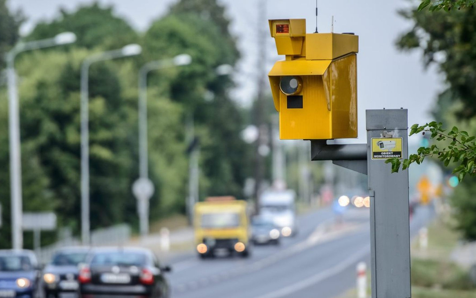 Jeździmy wolniej. Fotoradary do maja 2023 r zrobłiy mniej zdjęć