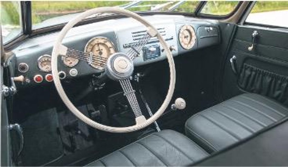 Wóz przeszedł drobiazgową renowację w dalekiej Australii. To konstrukcja jeszcze przedwojenna. T87 b