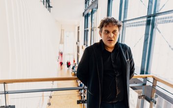 Dyrektor Wolskiego Centrum Kultury Krzysztof Mikołajewski