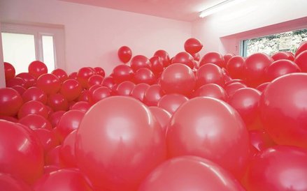Martin Creed i jego „Czerwone balony”.