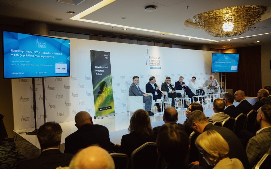 Uczestnicy debaty „Rynek kapitałowy i PKB – jak przekuć wzrost PKB w potęgę polskiego rynku kapitało