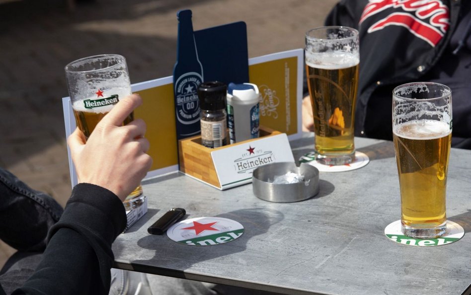 Antyszczepionkowcy uderzają w Heinekena