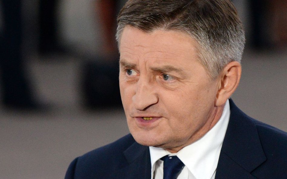 "Sytuacja nagła". Loty Marka Kuchcińskiego i narty w Bieszczadach