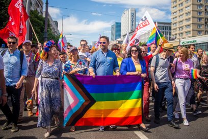Rafał Trzaskowski wielokrotnie deklarował wsparcie dla społeczności osób LGBT, m.in. poprzez udział 