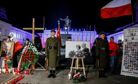 Spada liczba smoleńskich agnostyków