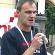Wrocławski radny PiS Tomasz Małek, proponuje wycinkę drzew, które zasłaniają zabytki