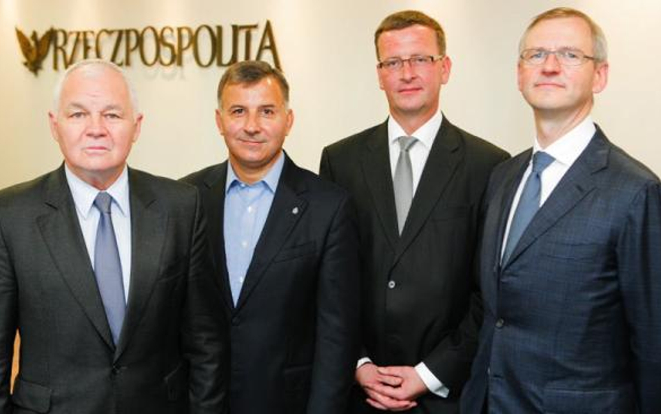 Uczestnicy dyskusji: Jan Krzysztof Bielecki, Zbigniew Jagiełło, Dariusz Kacprzyk, Mariusz Grendowicz