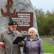 Powstańcy warszawscy Stanisław Wołczaski (L) i Helena Kamerska (P) podczas obchodów 80. rocznicy prz