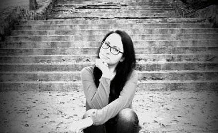 Ewelina Dyda, polonistka z Tarnobrzega, udanie zadebiutowała powieścią „Zła waluta”.