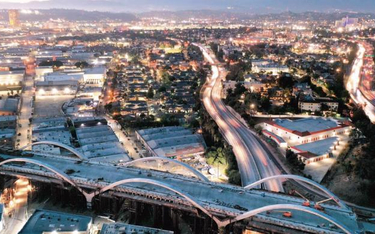 Przebudowa tego wiaduktu w Los Angeles ma być finansowana z pakietu infrastrukturalnego Bidena