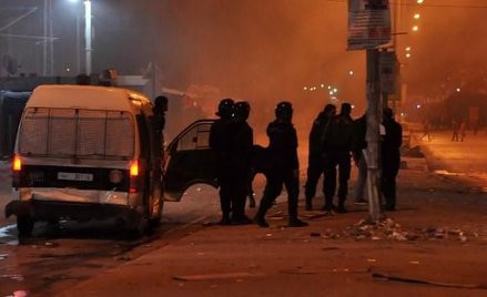 Tunezyjczycy protestują na ulicach