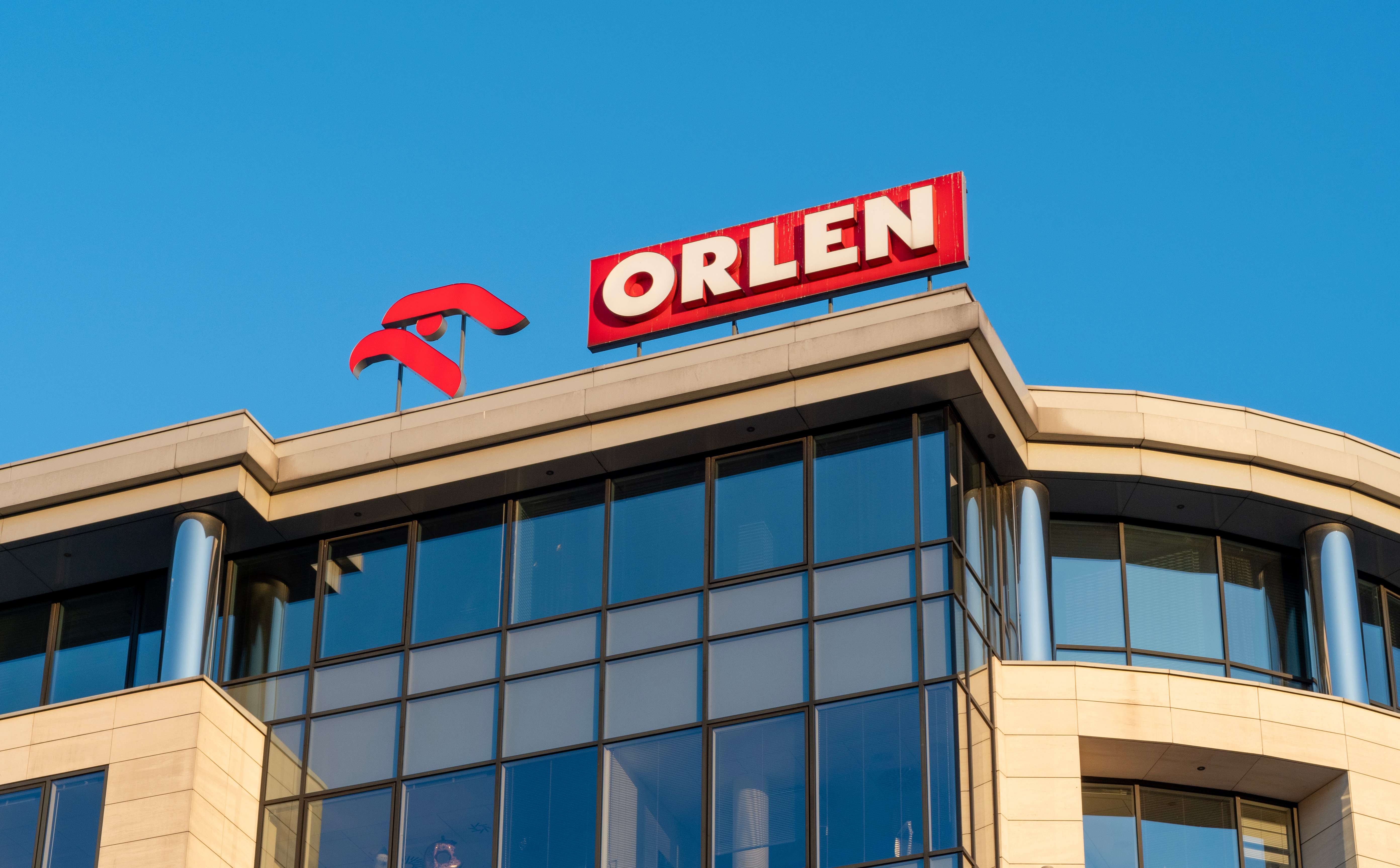 Z zarządu Orlenu odwołano dwie osoby