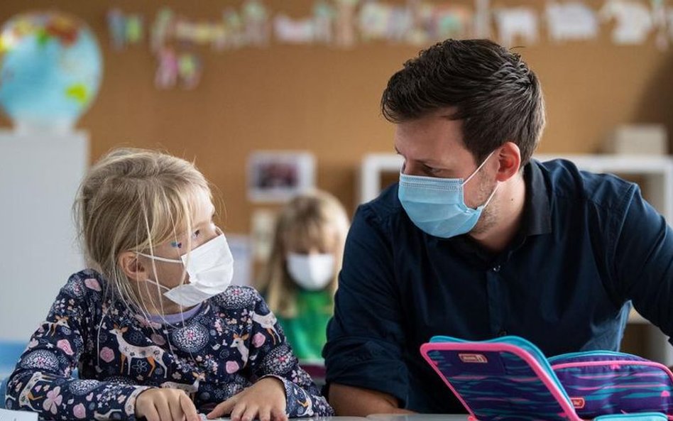 Niemcy walczą z ogromnym niedoborem nauczycieli. Cierpi na tym jakość zajęć lekcyjnych a tym samym u