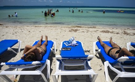 Brytyjczycy tak bardzo chcą wakacji, że nie patrzą na rosnące ceny