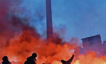 Majdan w Kijowie podczas starć z milicją (luty 2014 r.)