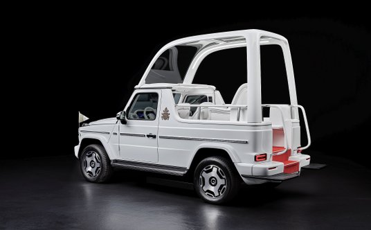 Elektryczny Mercedes klasy G Papamobile