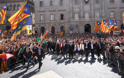 Wiec zwolenników katalońskiej niepodległości tuż przed nielegalnym referendum, Barcelona, wrzesień 2