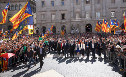 Wiec zwolenników katalońskiej niepodległości tuż przed nielegalnym referendum, Barcelona, wrzesień 2