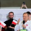 Donald Tusk  podczas otwartego spotkania z mieszkańcami we wrocławskiej dzielnicy Jagodno