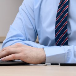 Eksperci przypominają, że Ministerstwo Finansów stara się zniechęcać firmy do współpracy ze sprzedaw