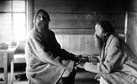 Siła poezji wydobywanej z ciała rapsoda oddziaływała też w jakiś sposób na jego pomocnika. Bracia Ja