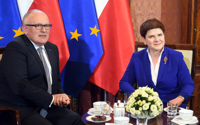Wiceprzewodniczący Komisji Europejskiej Frans Timmermans i premier Beata Szydło