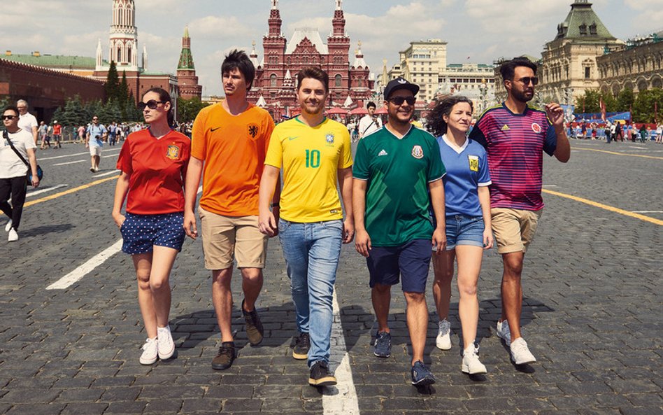Tęczowa flaga LGBT przemycona do Rosji