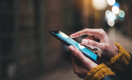 Praktyki rabatowe telekomów pod ostrzałem UOKiK. Dwaj giganci z zarzutami